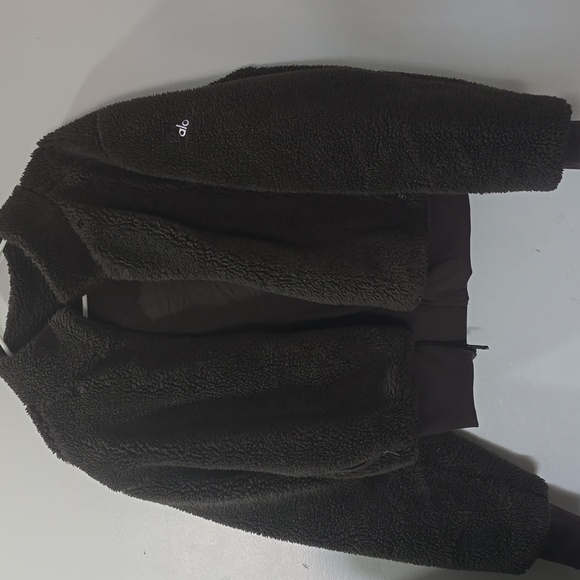 ALO Yoga Foxy Sherpa Teddy Jacket in Dark Brown - Picture 2 of 11